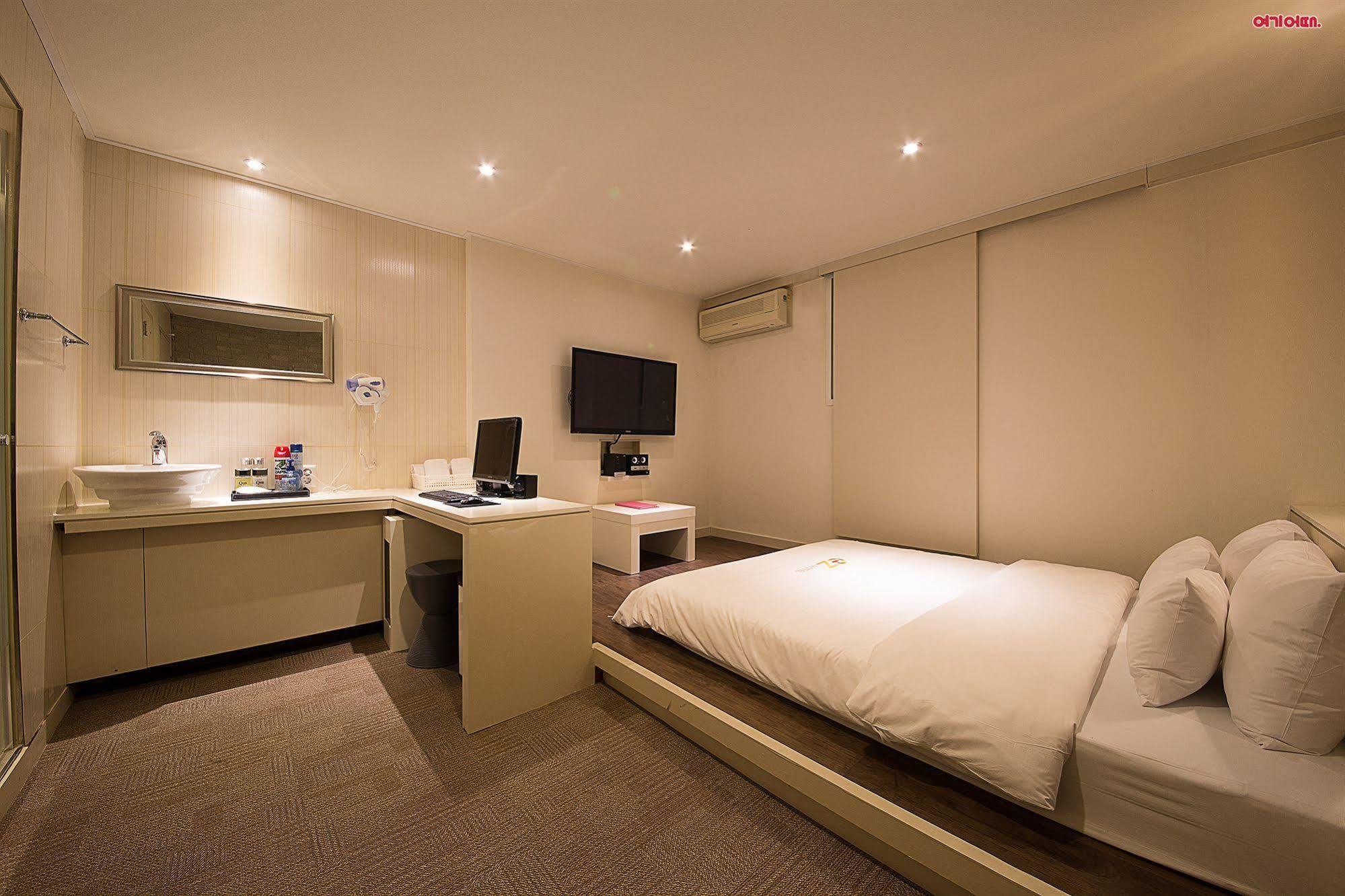 Ez Motel